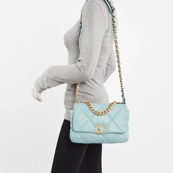 Chanel Green Quilted Lambskin Leather Chanel 19 Small Flap Bag - Picture 2 of 11